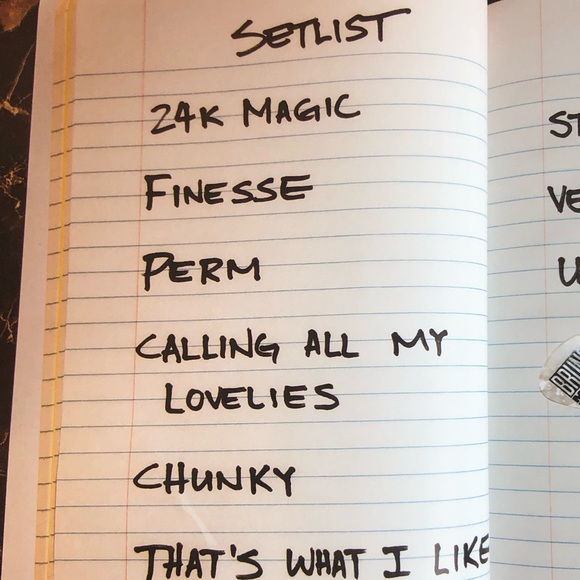 Bruno Mars 24K Magic World Tour Book - Picture 5 of 7